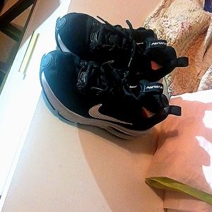 Nike 6.5y. Black and white,